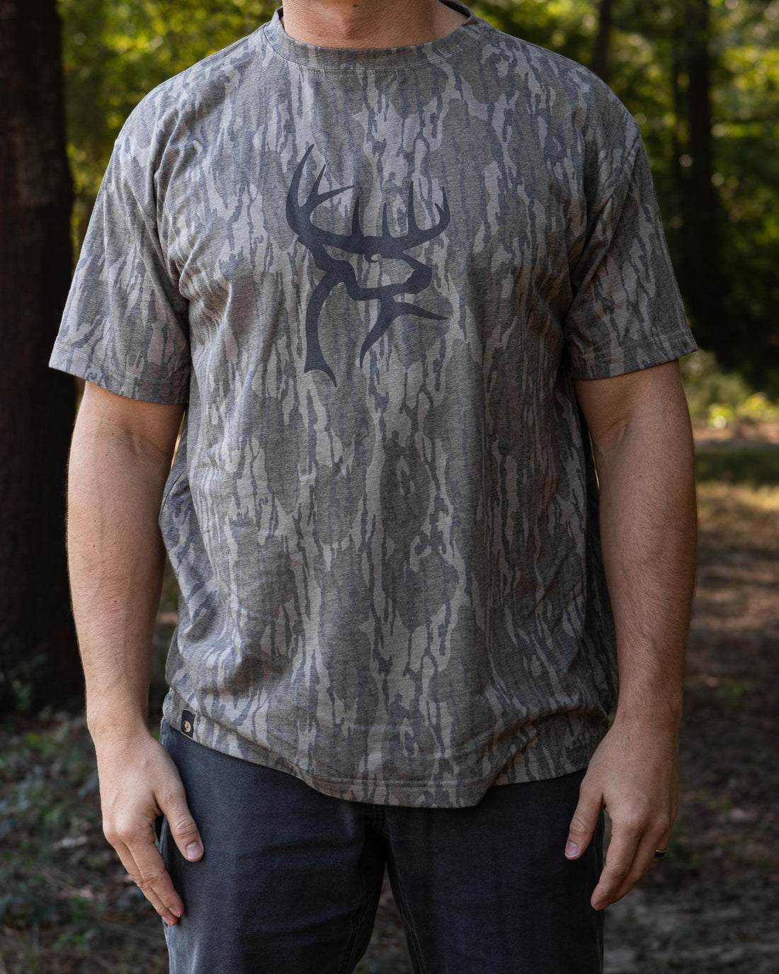 Buck Commander Mossy Oak Bottomland Icon Short Sleeve Tee