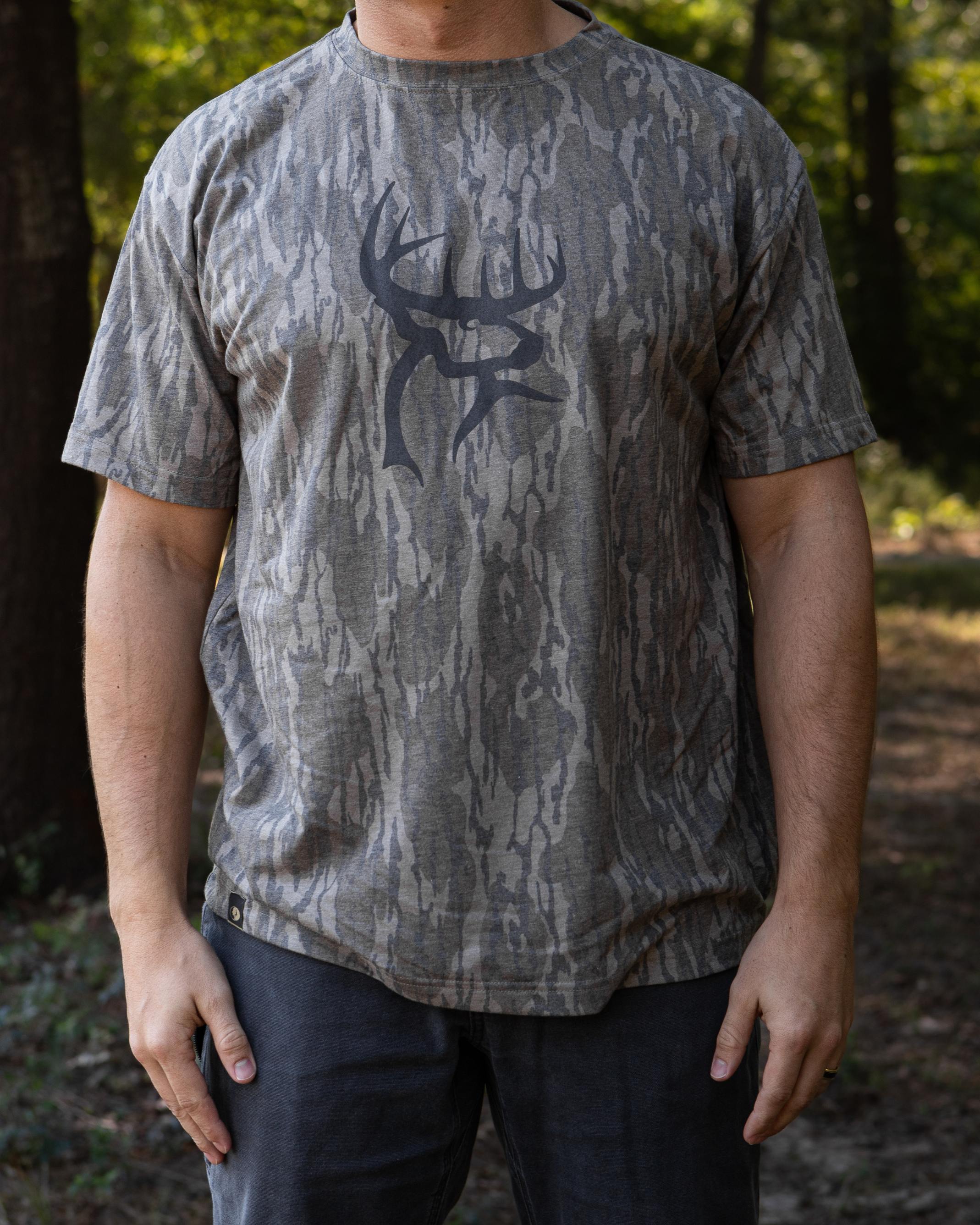 Buck Commander Mossy Oak Bottomland Icon Short Sleeve Tee