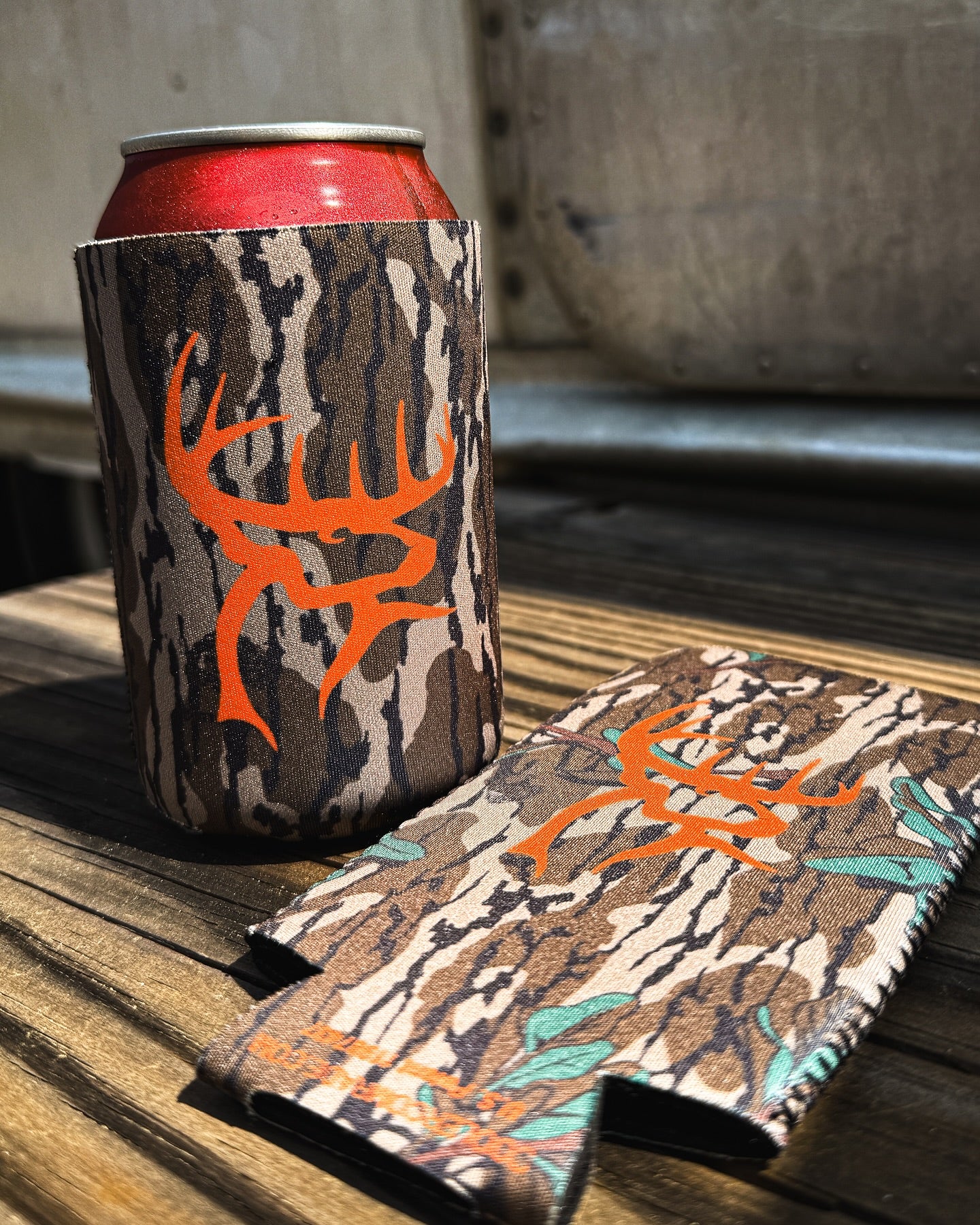 Buck Commander Magnetic Mossy Oak Can Cooler